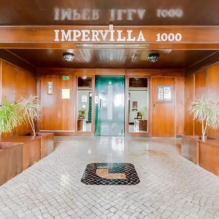 Al - 1021 Impervilla アパート